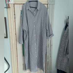 Plus Size Striped Black and White womens Shirt Dress. W/ pockets ❤️